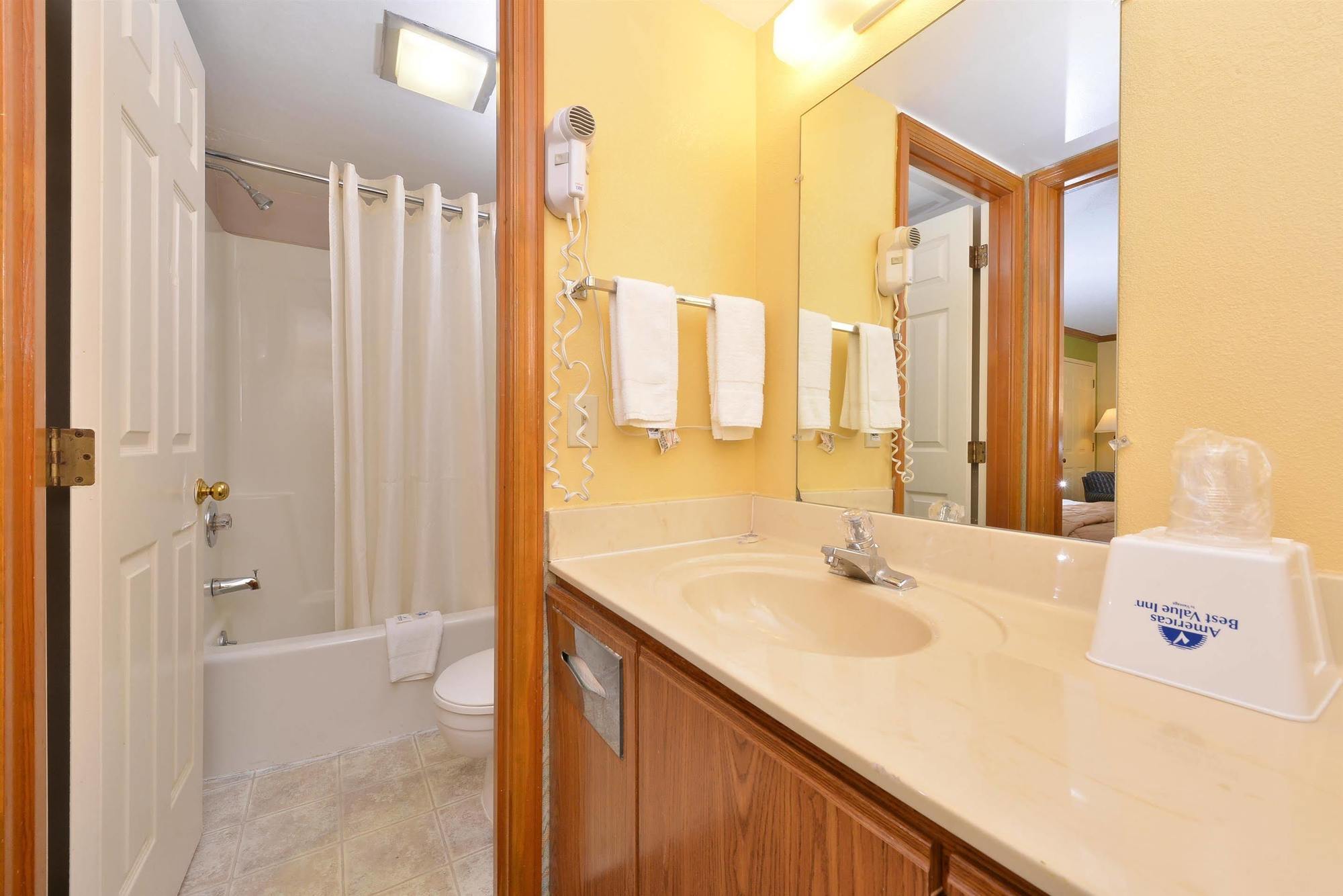Americas Best Value Inn Maumee/Toledo Kültér fotó